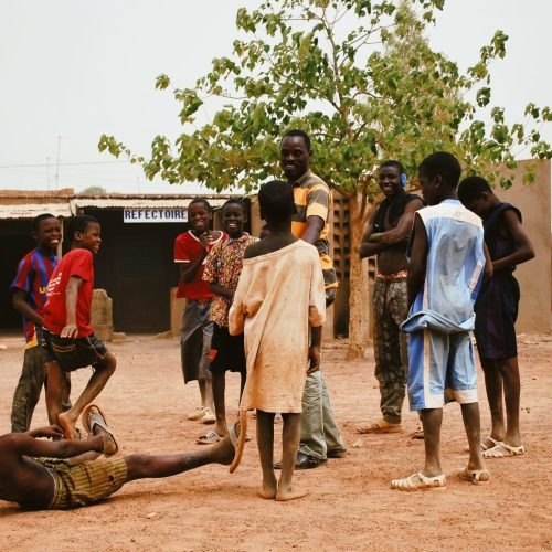 imgi_28_playing-social-skills-game-with-street-children-in-burkina-faso-africa-qrkf494mxjzv91s122pmwrzkl5ga3fexv87oeo0808.jpg
